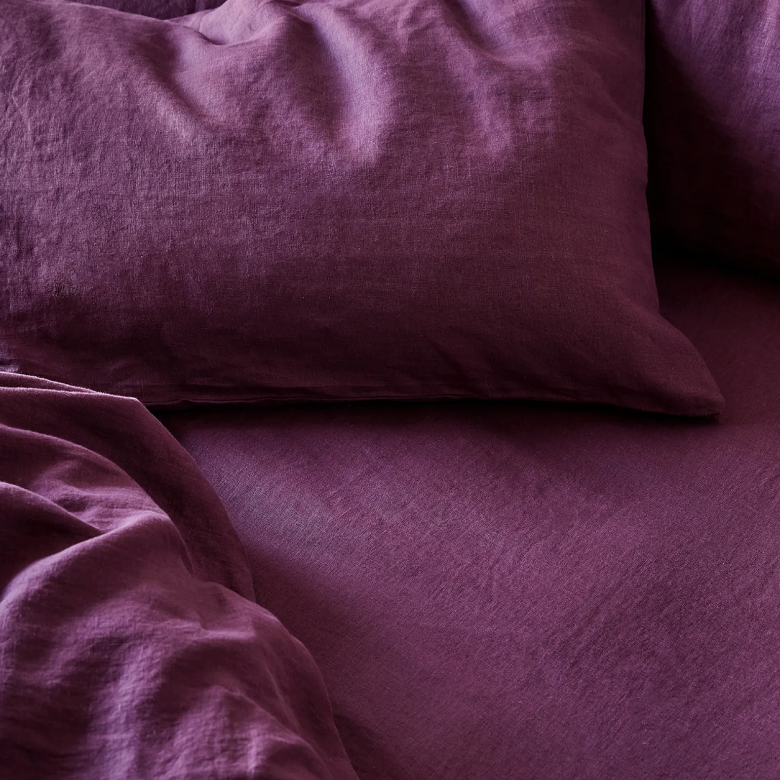 Berry 100% Linen Fitted Sheet